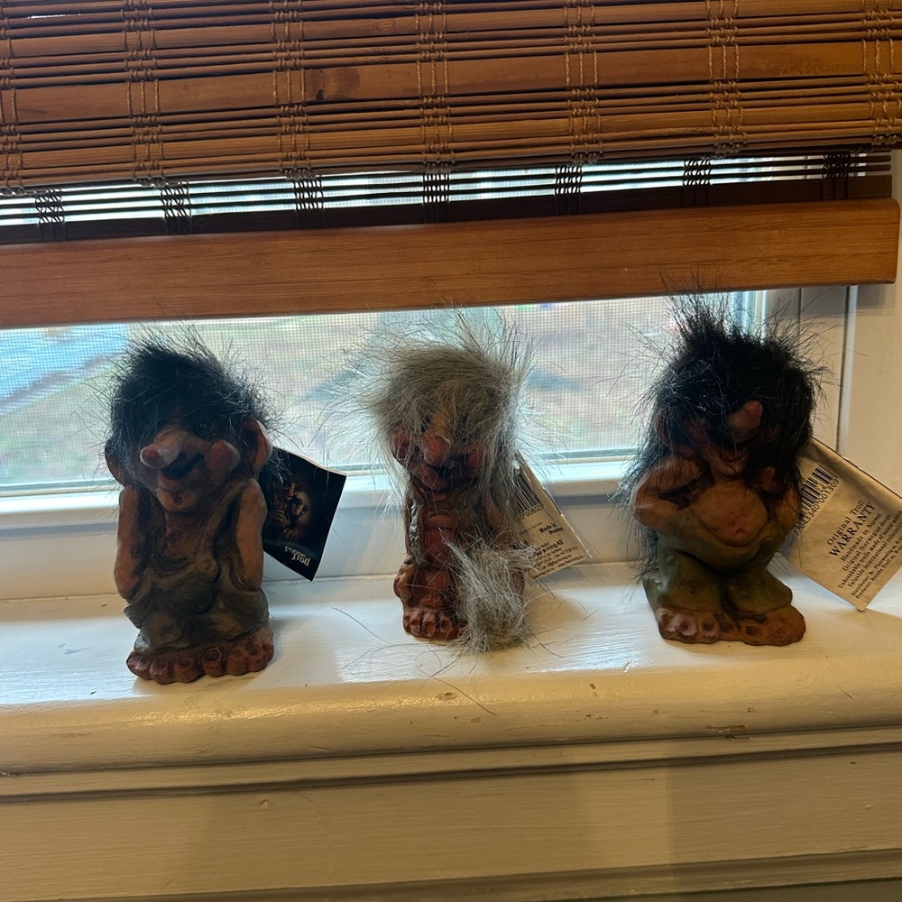 Fosse Troll Figurines 3